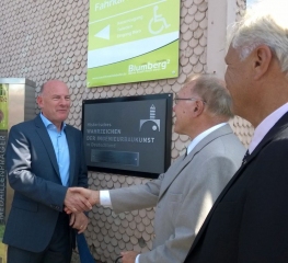 Minister Hermann war am 08.09.2014 bei der Ehrung der „Sauschwänzlebahn“ als „Historisches Wahrzeichen der Ingenieurskunst“ anwesend.  (1)
