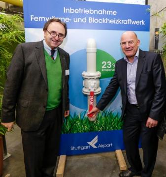 Inbetriebnahme Blockheizkraftwerk Flughafen Stuttgart mit Verkehrsminister Winfried Hermann