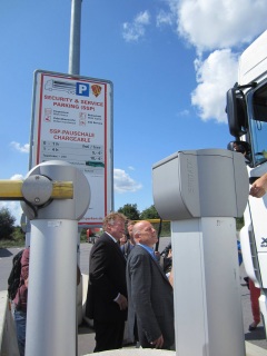 Autohof Bad Rappenau - vernetzte Lkw-Parkplätze und Supercharger für Elektromobilität - 11.08.2014 (1)