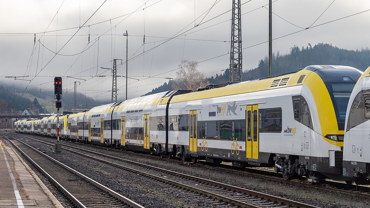 Aneinandergereihte Siemens Desiro HC JoachimKohler-HB/wikimedia.org